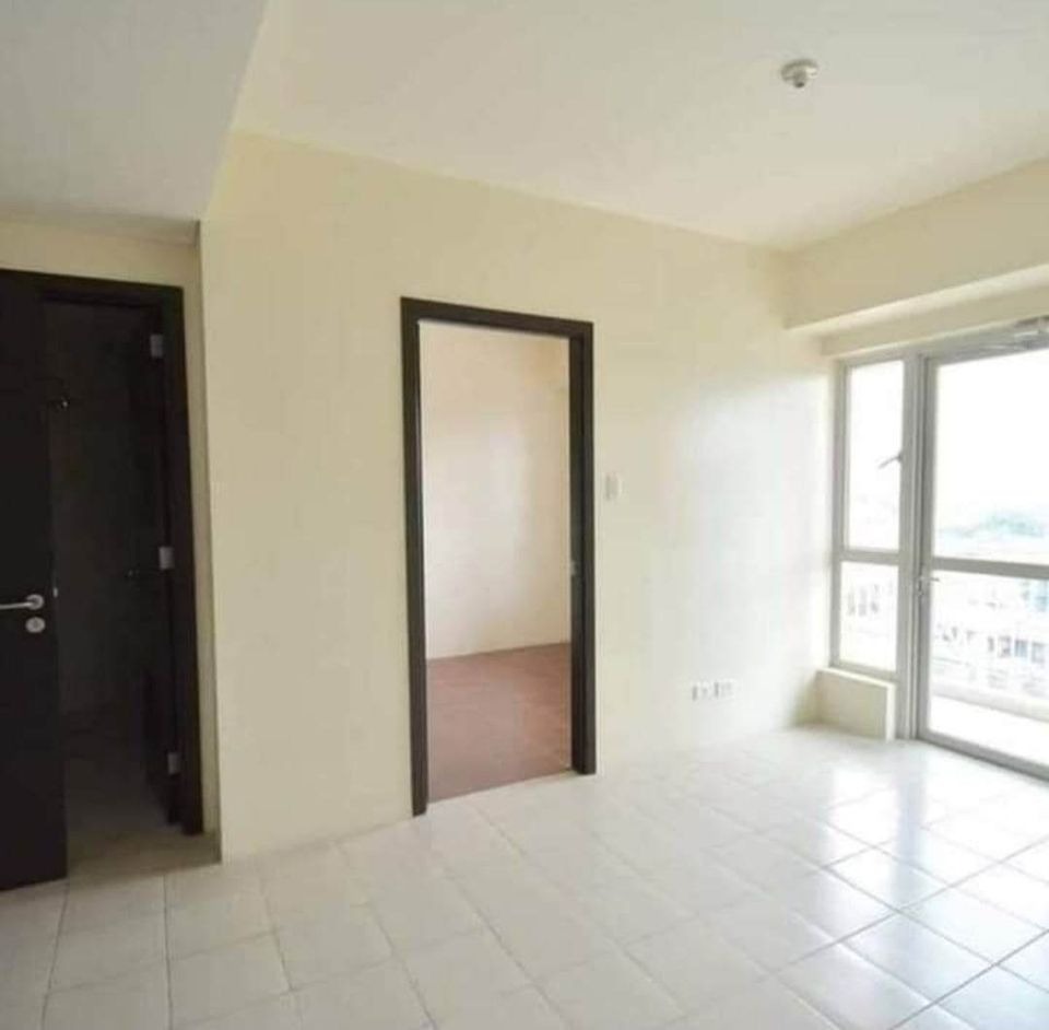 The Rochester Garden Condominium 2Bedroom Bilevel 25k Monthly in San