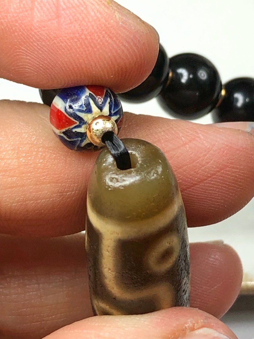 Tibetan Dzi Beads Nine Eyed Dzi Bead 藏传老矿高油九眼天珠 44.9x13.9mm