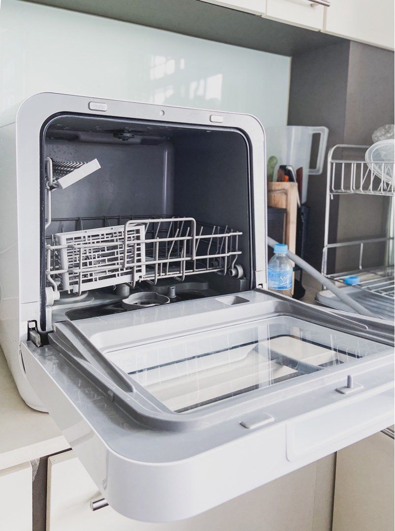 Toshiba counter top dishwasher (5l), TV & Home Appliances, Kitchen