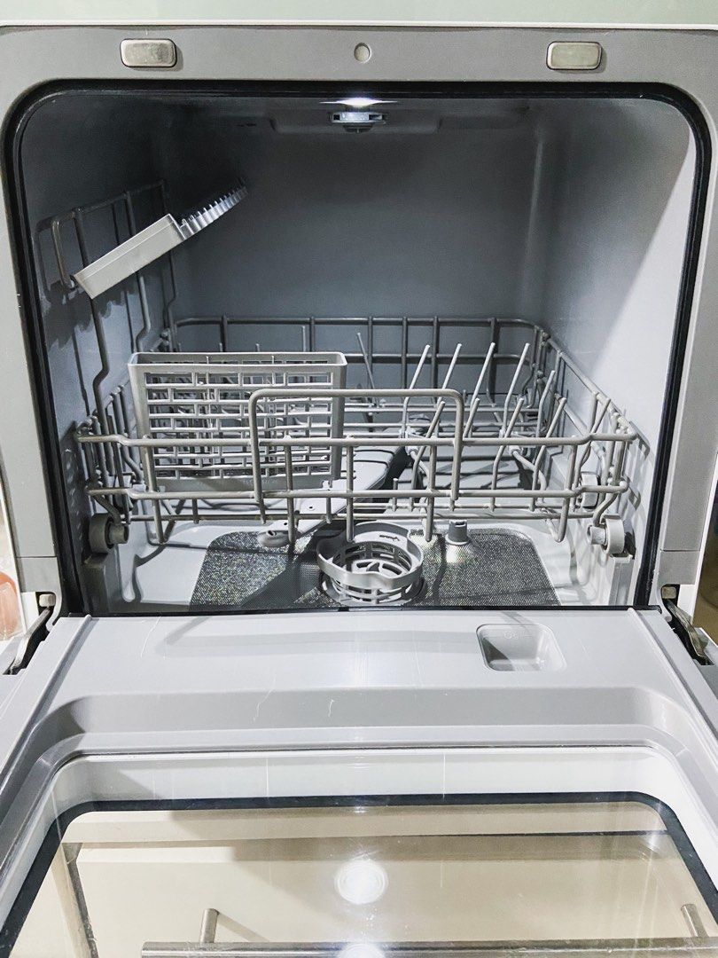 Toshiba counter top dishwasher (5l), TV & Home Appliances, Kitchen