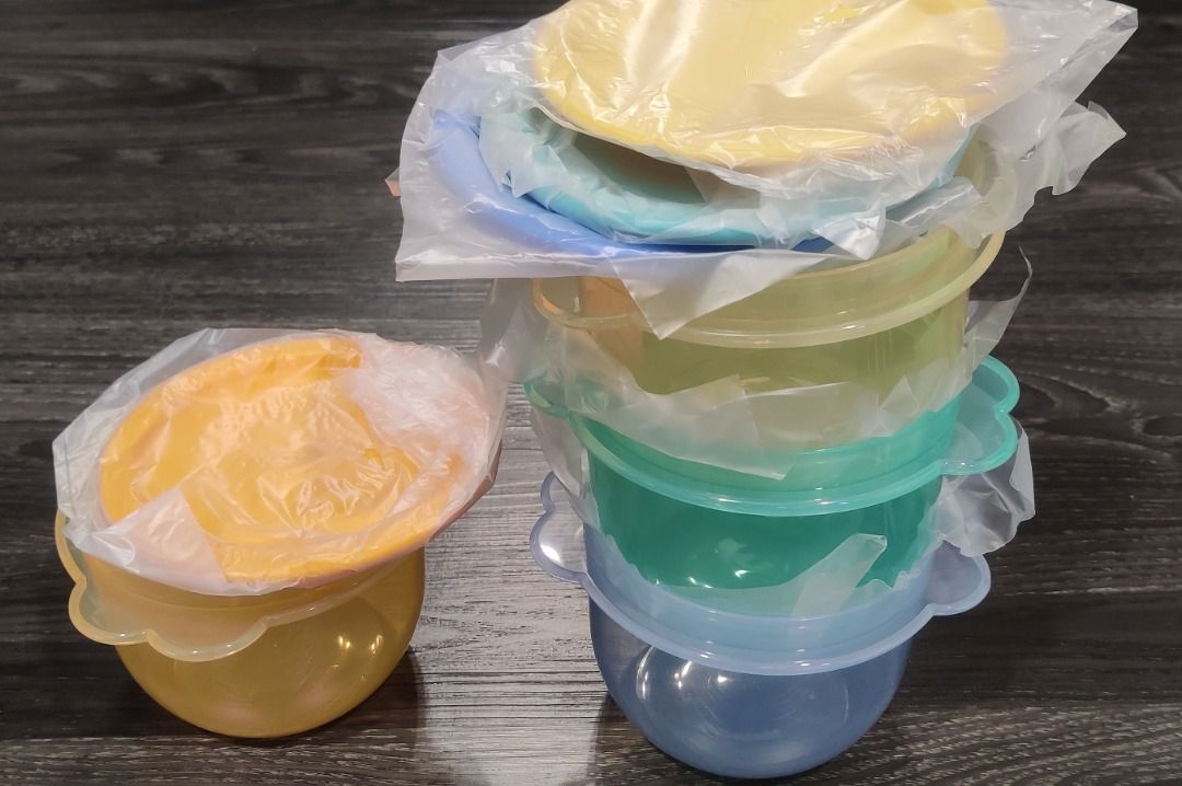 TUPPERWARE Air-Tight Food Container - Circular Flowered Handle (4pc ...