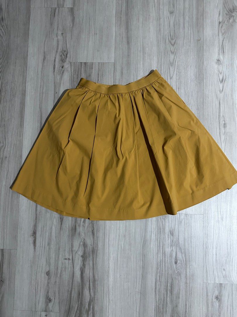 Uniqlo mustard skirt, Women's Fashion, Bottoms, Skirts on Carousell