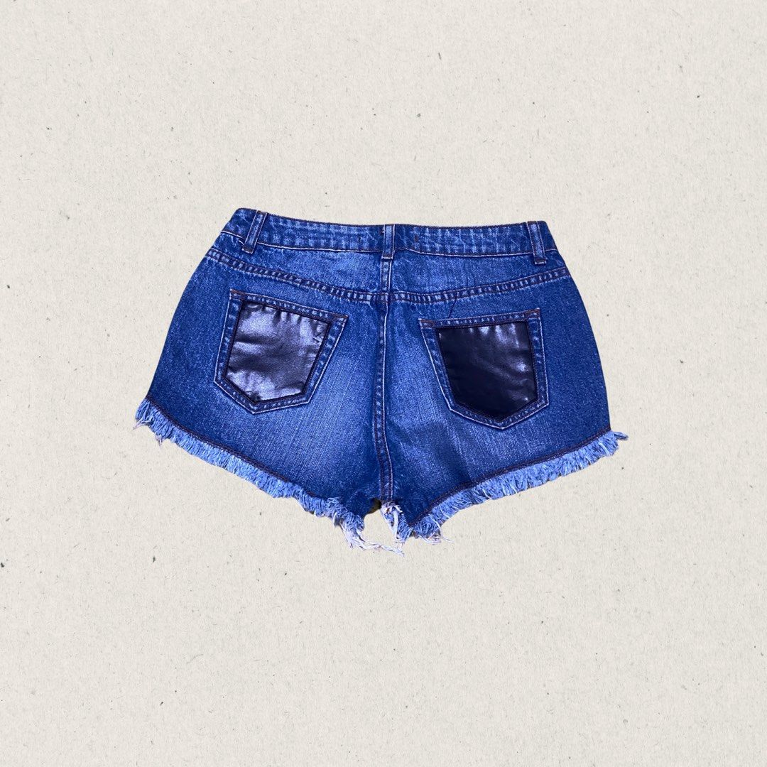 vanilla breeze denim shorts (Category: Shorts) located in Caloocan City. Submitted by steftaleon (Listing ID 1243041228, Image 2). Description: ✿ can fit to large! ✿ unique leather details ✿ no issues ✿ very soft and stretchy material! ✿ RFS — not my size :( ✿ MOP — gcash only ✿ shipping fee will be shouldered by the buyer ✿ PM for more pics and info! tags: Y2K, aesthetic, shorts, leather, .