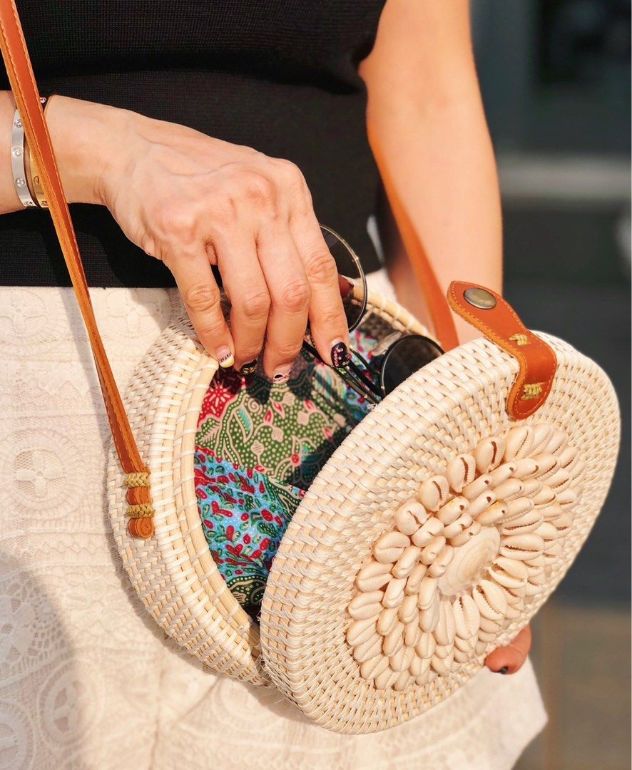 White rattan top bag