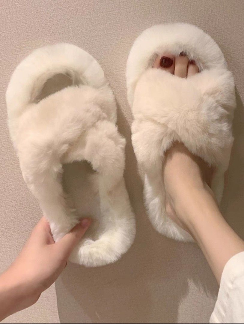 Fur slippers hotsell for ladies