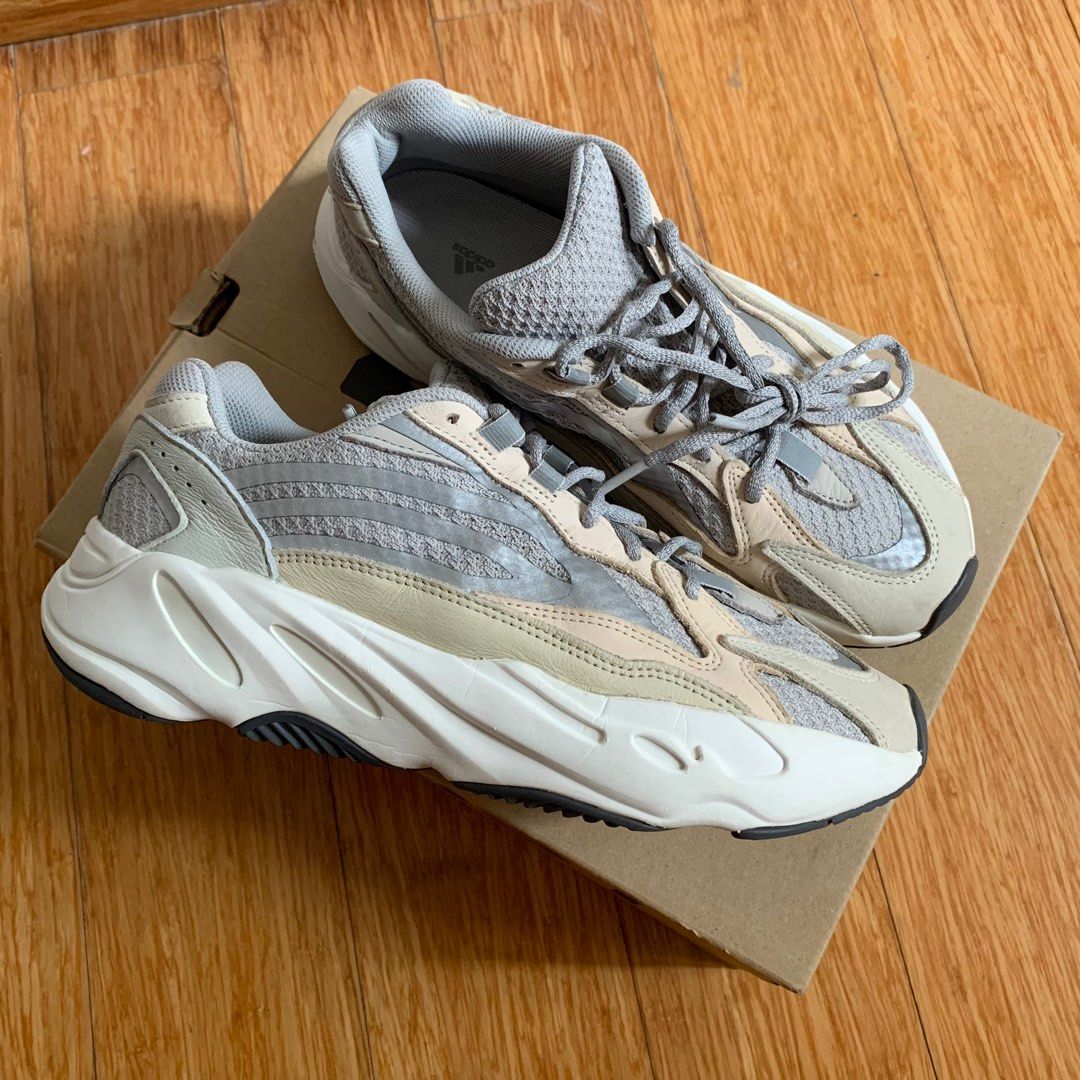 Adidas yeezy top 700 greece
