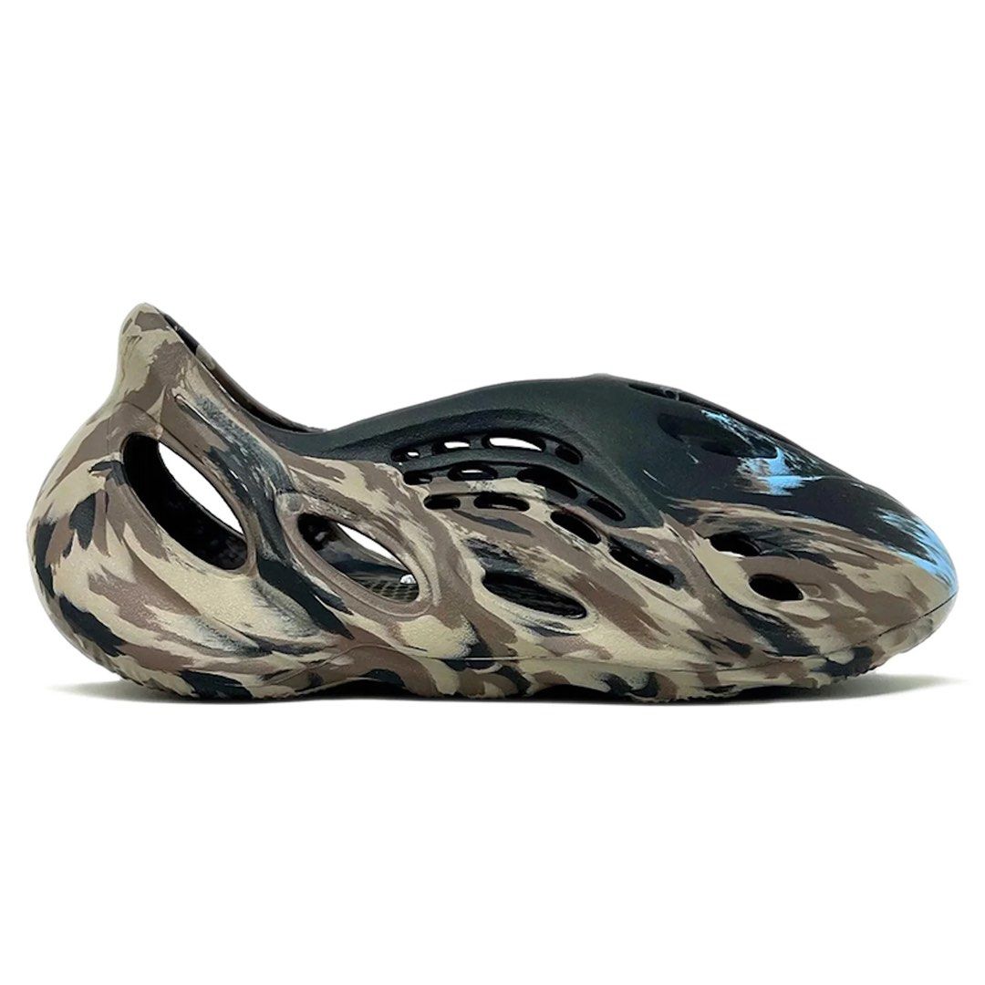 Yeezy Foam Runner MX Cinder Azure 椰子洞洞鞋, 他的時尚, 鞋, 拖鞋在