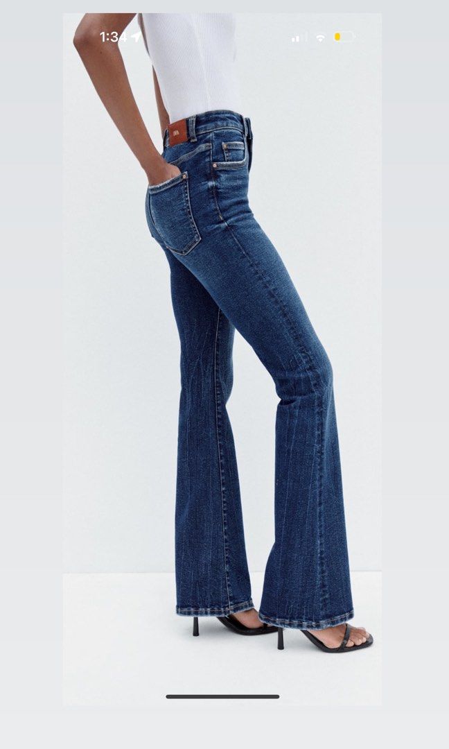 ZARA Flare Jeans, Women's Fashion, Bottoms, Jeans & Leggings on Carousell