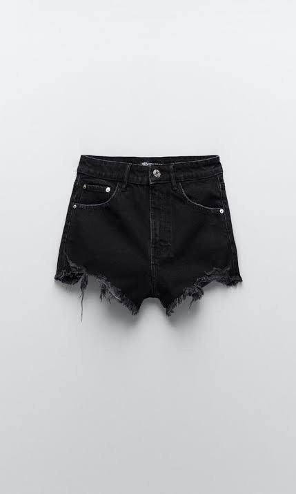 ZARA FRAYED DENIM SHORTS Women s Fashion Bottoms Shorts on