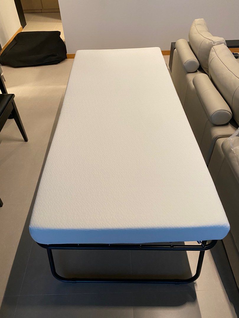 Zinus Traveler Guest Bed Set, Furniture & Home Living, Furniture, Bed