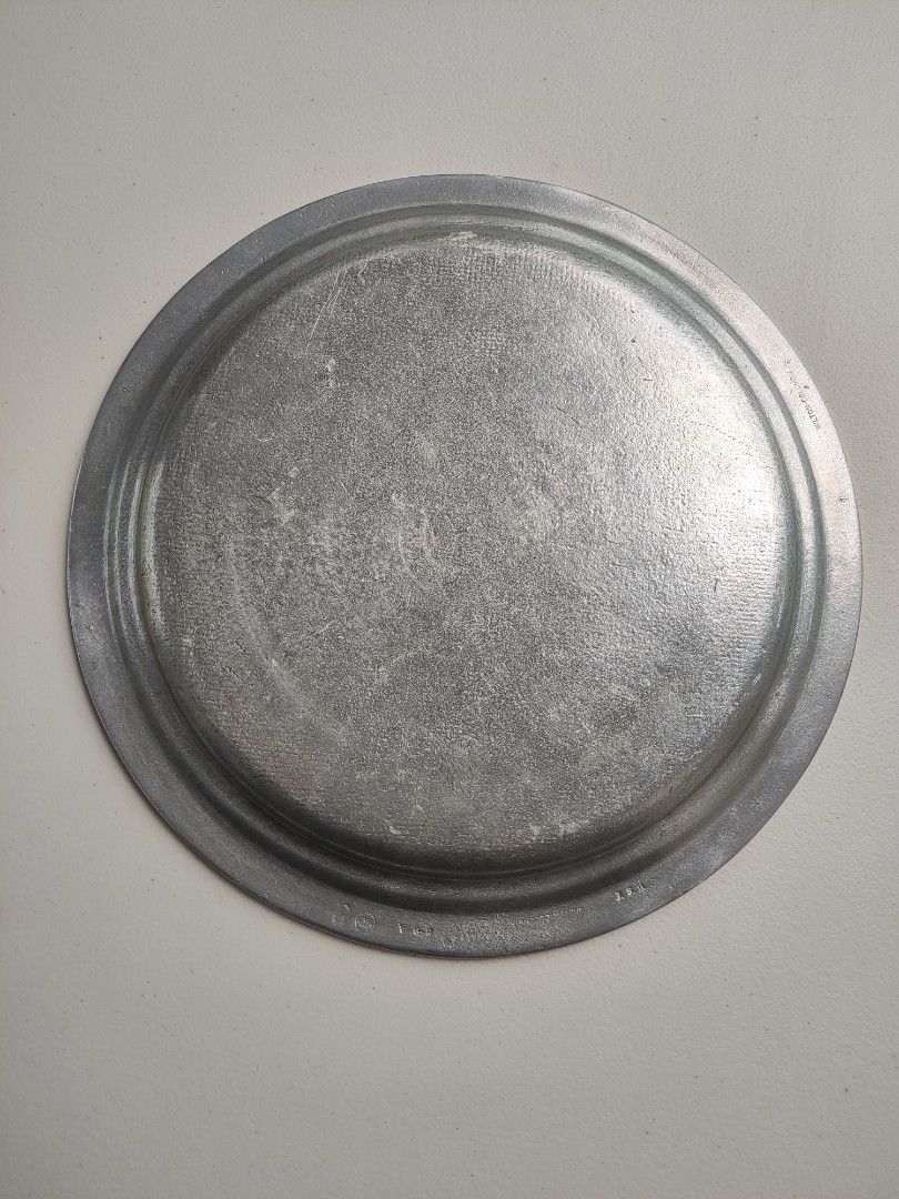 1975 U.S. Pewter Plate (Category: Dinnerware & Cutlery) located in Tagum. Submitted by cs1907 (Listing ID 1243099016, Image 3). Description: -rare Edition -28 cm diameter -USA hallmarked - encircled BWP markings -heavy.