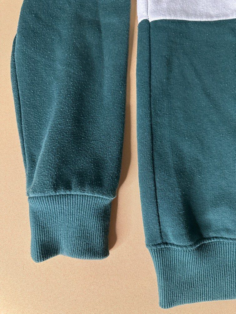 1991 pull and bear (Category: Hoodies) located in Quezon City. Submitted by jc_vargas (Listing ID 1243136381, Image 3). Description: .