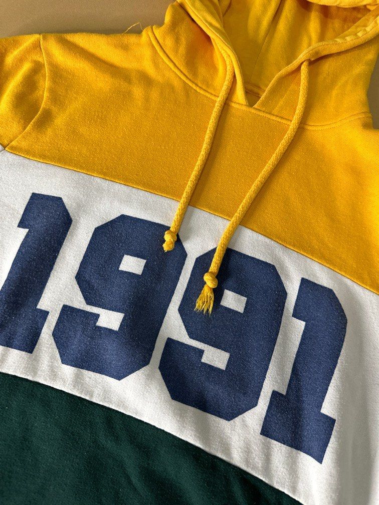 1991 pull and bear (Category: Hoodies) located in Quezon City. Submitted by jc_vargas (Listing ID 1243136381, Image 2). Description: .