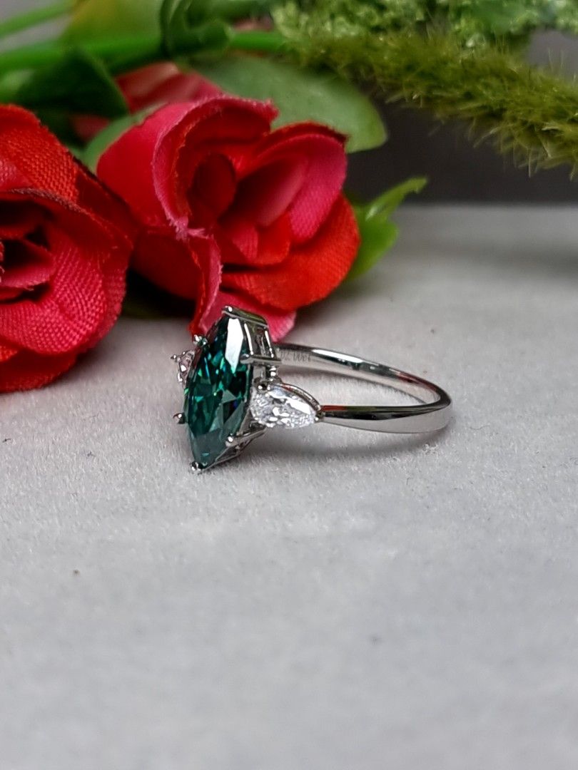 2.00ct Marquise Cut Vivid Green Moissanite Diamond Ring
