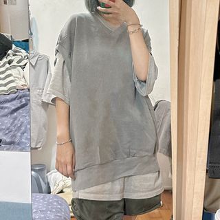 灰色外搭背心