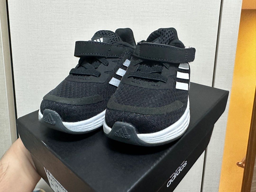 Boys adidas store shoes size 2
