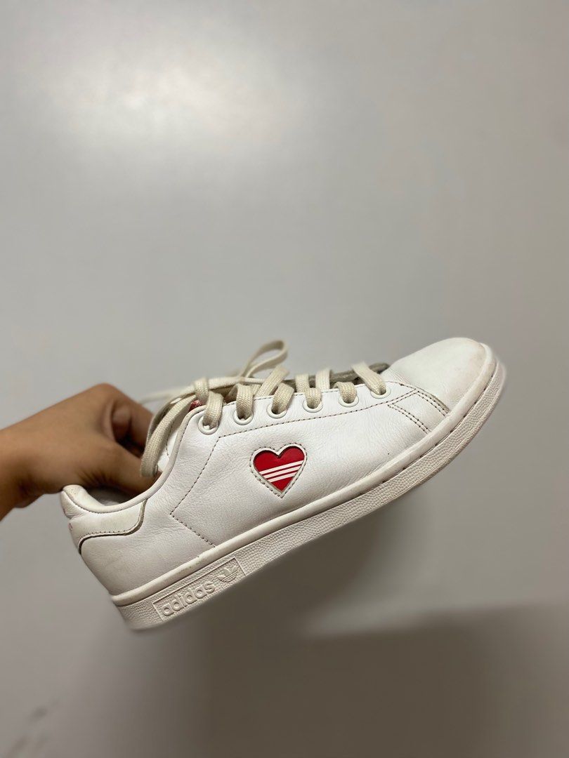 Adidas valentines stan smith top