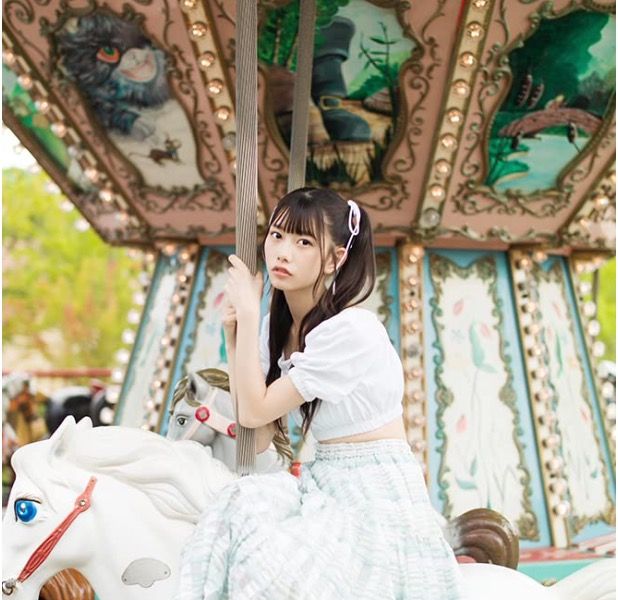 AKB48 千葉惠里（千葉恵里）首本 寫真集 《エリンギ》, 興趣及遊戲, 收藏品及紀念品, 日本明星 - Carousell