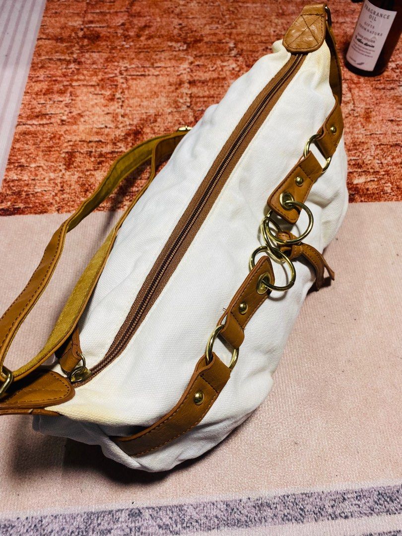 ANELLO BANANA SHOULDER BAG