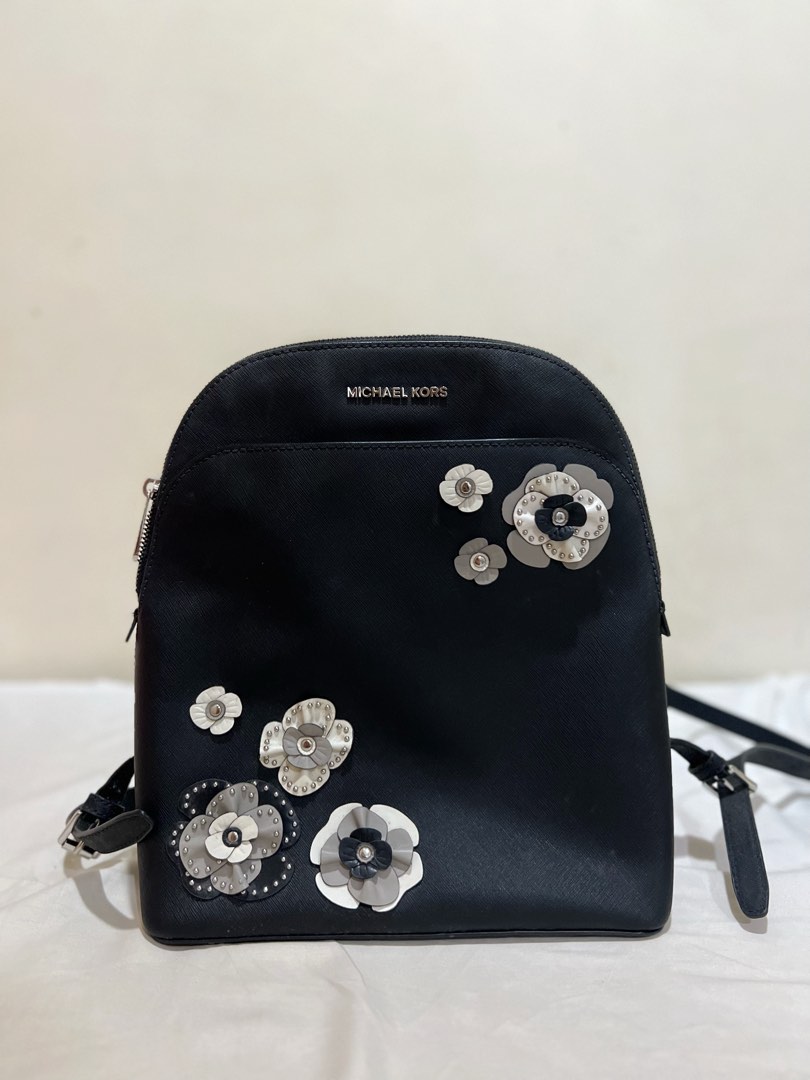 New Michael Kors Emmy Floral Signature Saffiano Leather Small Backpack,  Women's Fashion, Bags & Wallets, Cross-body Bags on Carousell