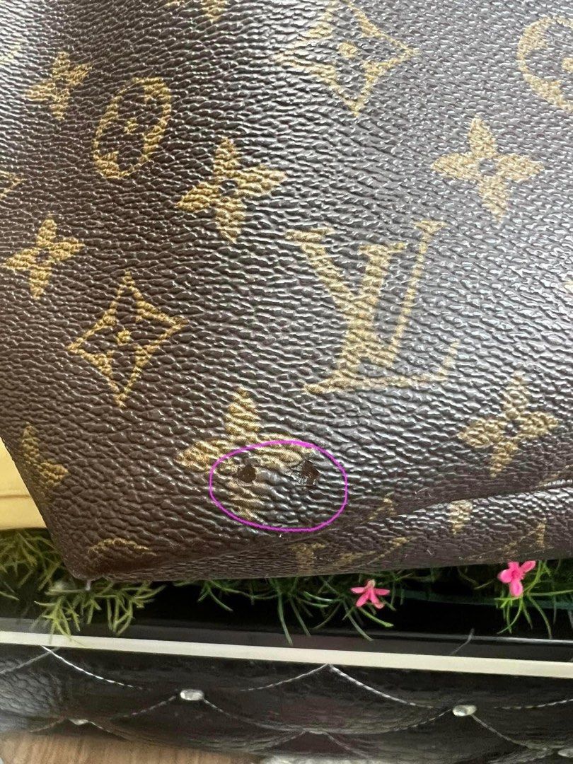 Authentic Louis Vuitton Neverfull MM Hand Bag Code TH0077, Luxury, Bags &  Wallets on Carousell