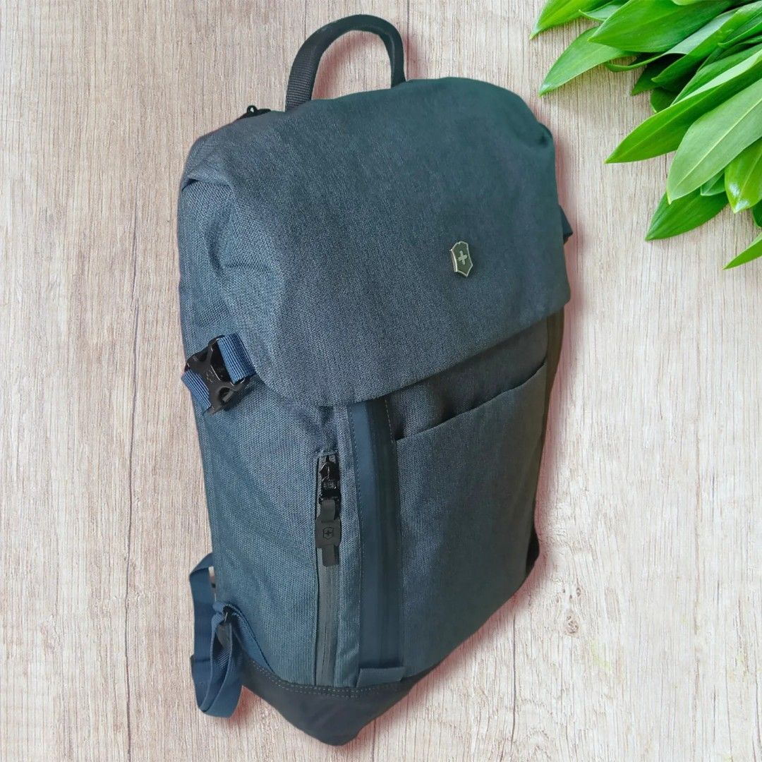 Victorinox altmont classic discount deluxe flapover laptop backpack