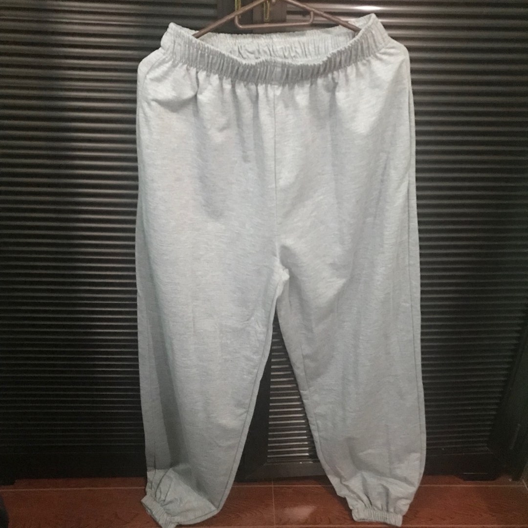 Baggy jogger pants on Carousell