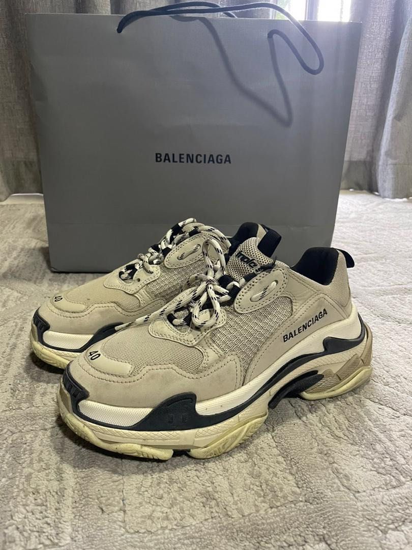 Balenciaga triple s beige black store