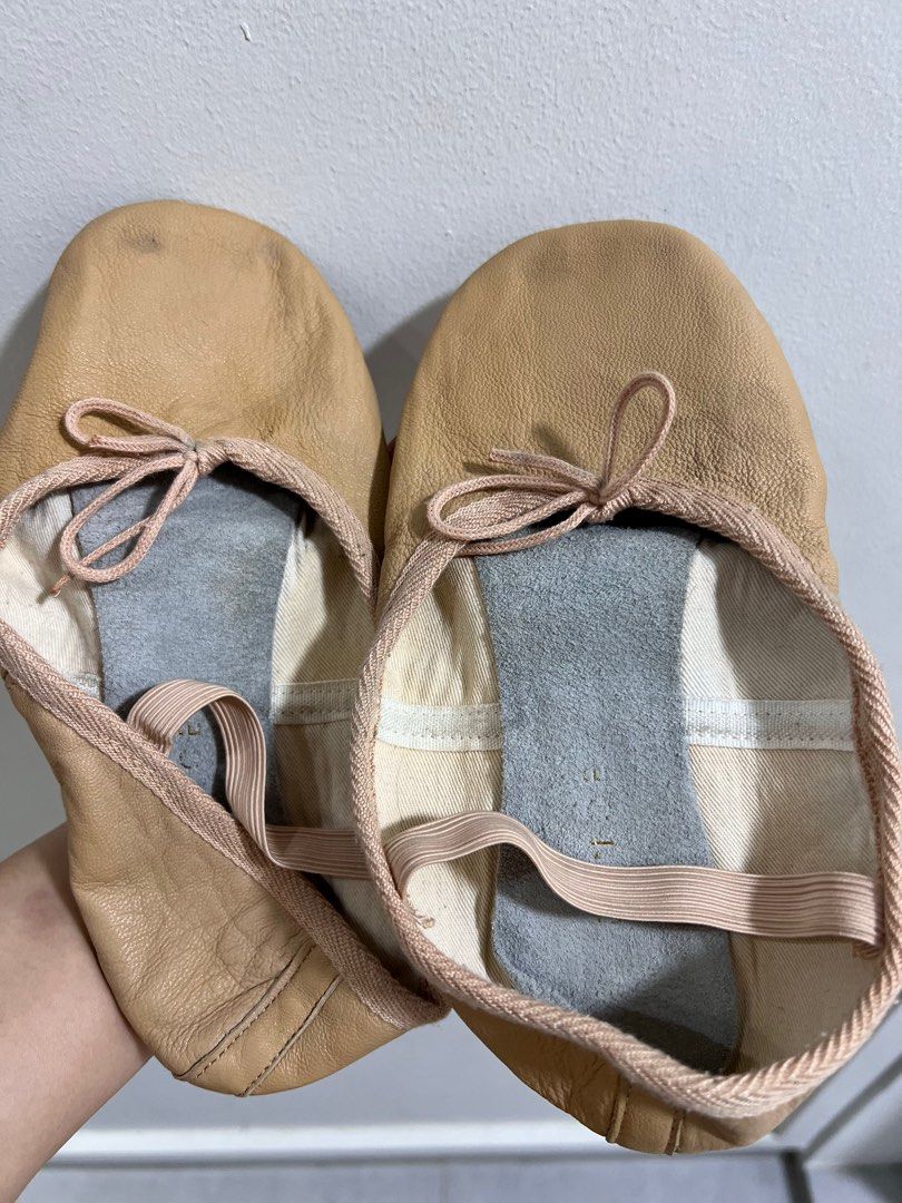 Girls ballet 2025 shoes near me