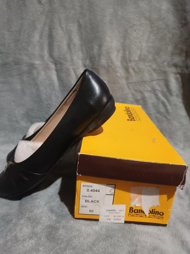 Authentic Bandolino Black Flat Shoes Women s Fashion Footwear