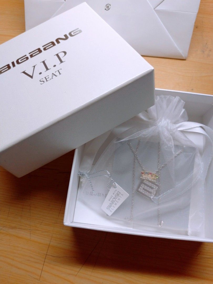 BIGBANG V.I.P SEAT ペンダント Amazon.co.jp: Bigbang VIP Seat Special Swarovski Necklace