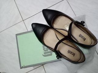 (Category: ) located in . Submitted by ccpreloved.aa (Listing ID 1243246667, Image 1). Description: .