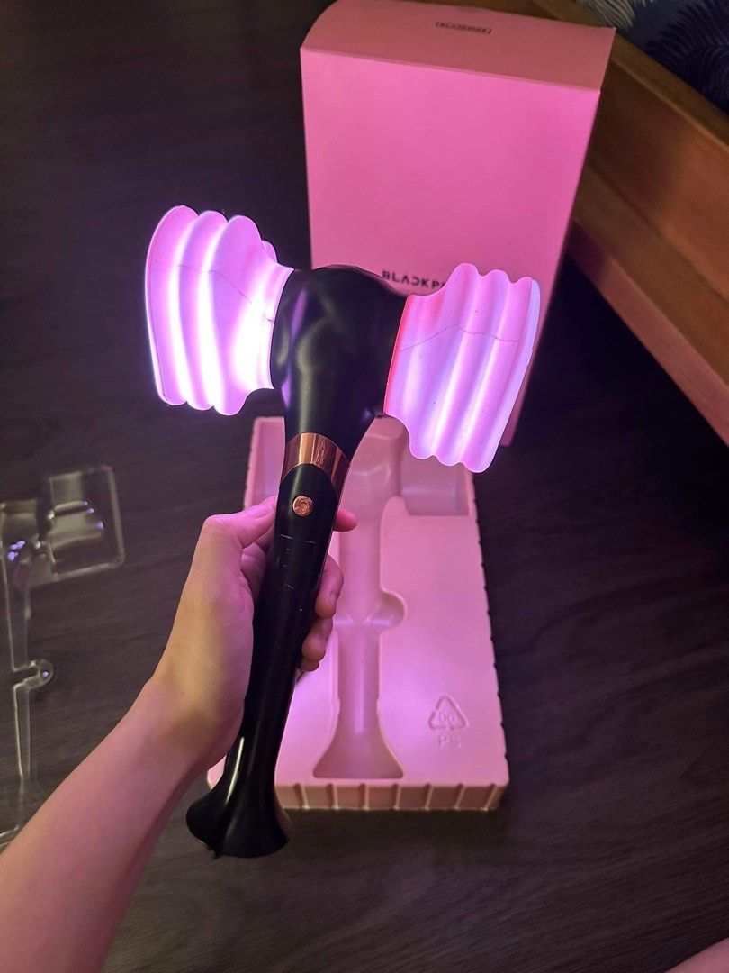 Blackpink Official Lightstick v1, Hobbies & Toys, Memorabilia ...