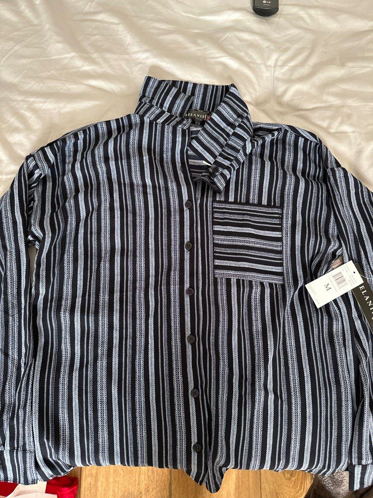 Blue Striped Long sleeves (Category: Longsleeves) located in Quezon City. Submitted by namaroo (Listing ID 1243152463, Image 1). Description: Bought in the states. Super presko fabric! Nice for cover-ups. Would keep, but it’s too small for me 😭 Size is Medium but fits xsmall-small.