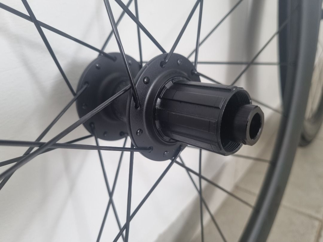 Bontrager aeolus elite 50 tlr disc sales road wheel