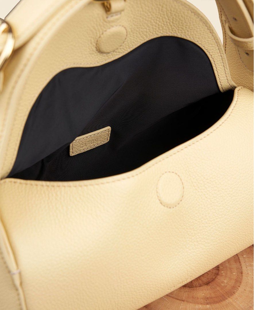Cafune DROP DUFFEL CREAM bag 手袋, 名牌, 手袋及銀包- Carousell