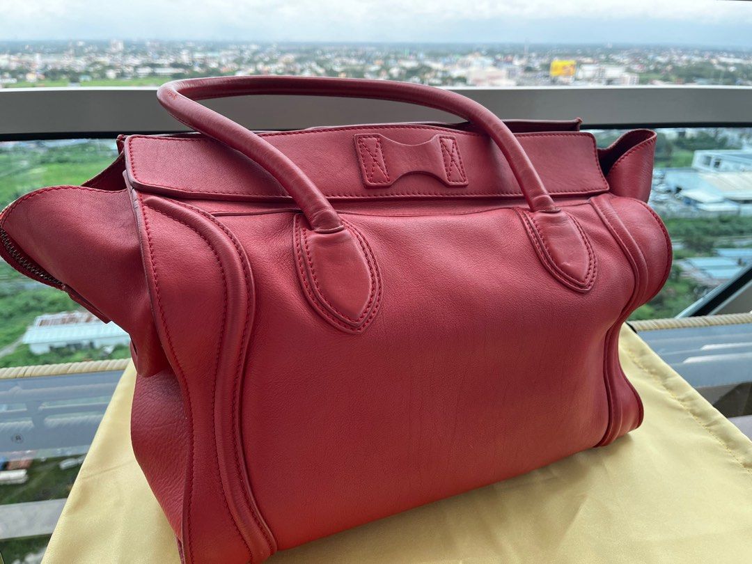 Celine Phantom Bag (Category: Luxury Bags & Wallets) located in Taguig. Submitted by chibengco (Listing ID 1243113921, Image 2). Description: .