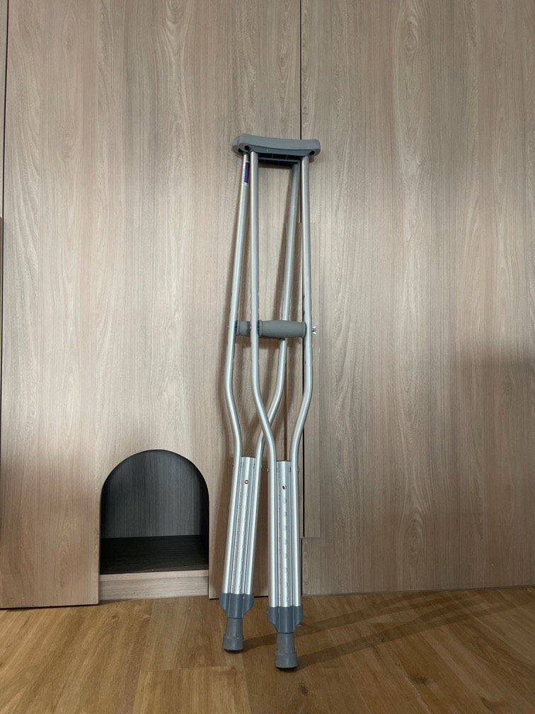 Crutches, Health & Nutrition, Braces, Support & Protection on Carousell