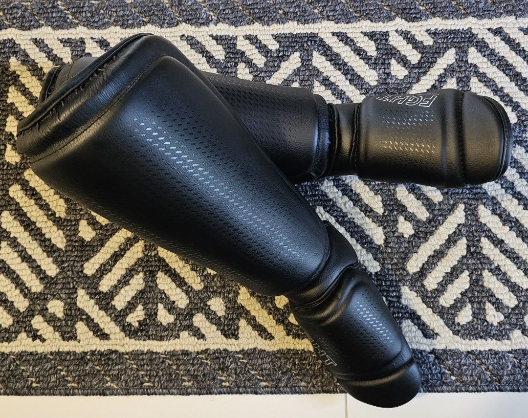 Decathlon Outshock Shin Guard, Sports Equipment, Other Sports Equipment