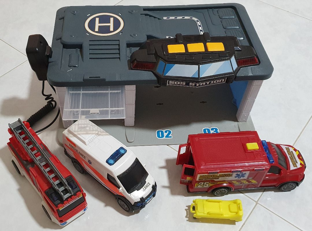 Ambulance Jouet Station De Sauvetage Dickie Toys - Police, Pompiers,  Ambulance - Lumières Et Sons - Piles Incluses Caserne Pompier, image size:1080x802