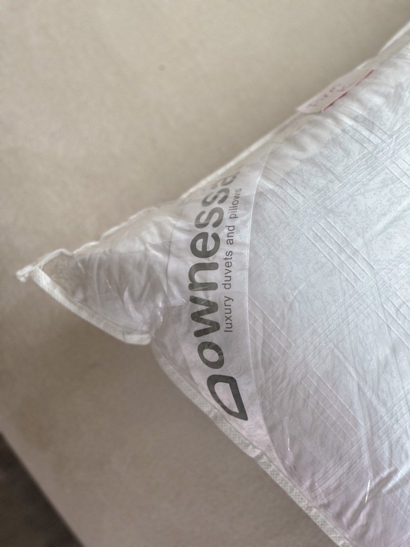 Downessa pillows best sale
