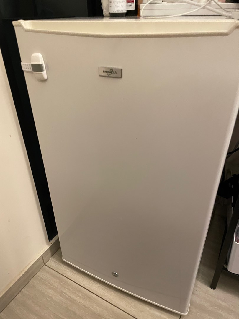 Farfalla Upright Freezer, Babies & Kids, Nursing & Feeding