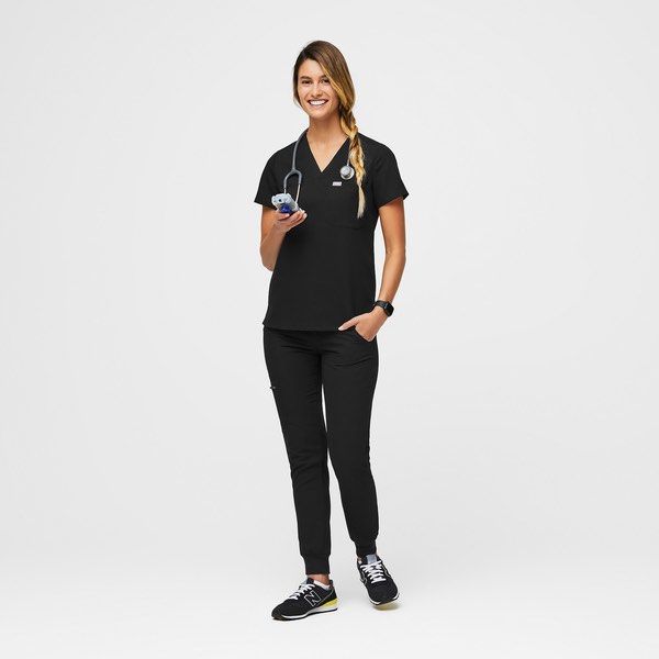 FIGS Black (Catarina Scrub Top & Zamora Jogger Pants), Women's Fashion,  Dresses & Sets, Sets or Coordinates on Carousell