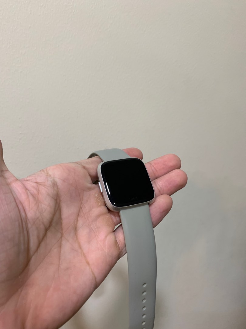 Fitbit versa online lite $99