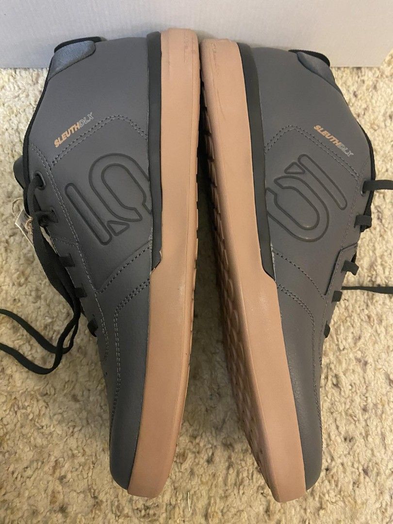 Five ten sleuth dlx clearance mid mountain bike shoes