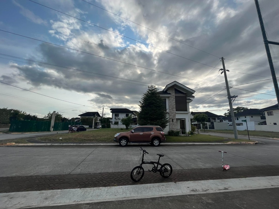 RUSH SALE! Lot inside an exclusive village in Silang Cavite, Property