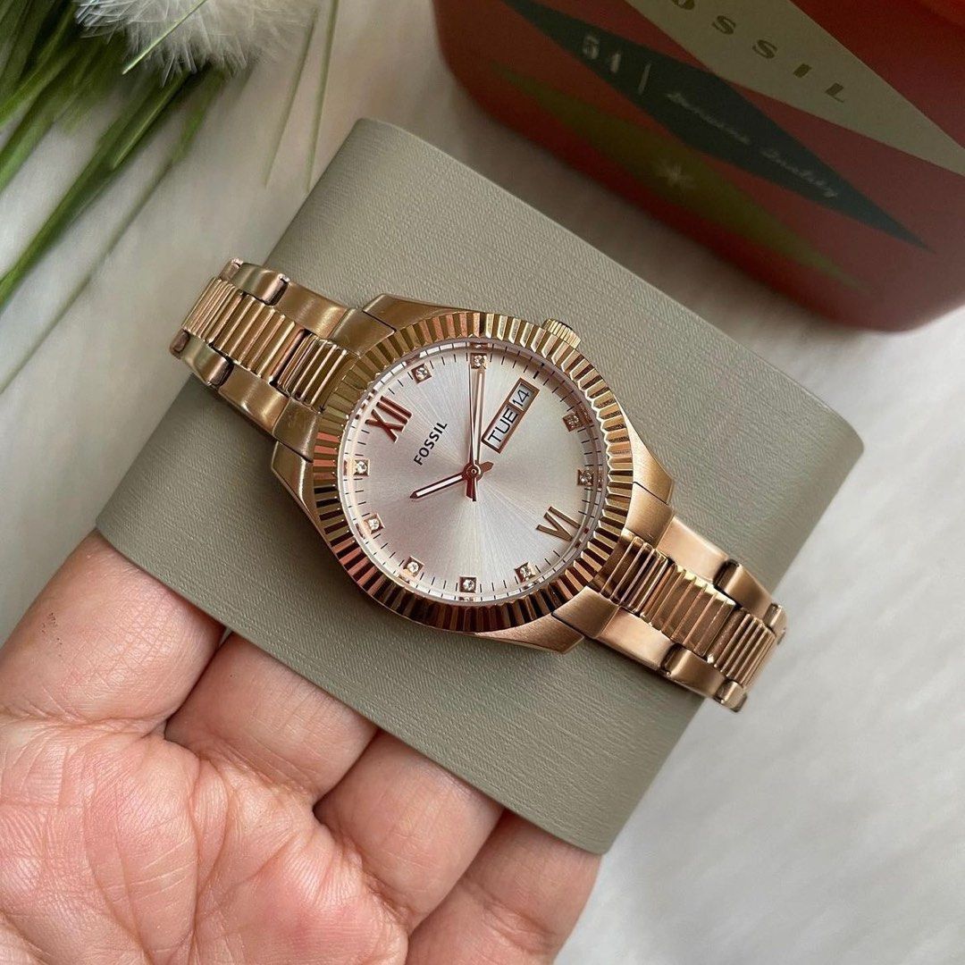 Sale 8.8 Fossil : Scarlette Watch ES5200, Women's Fashion, Watches