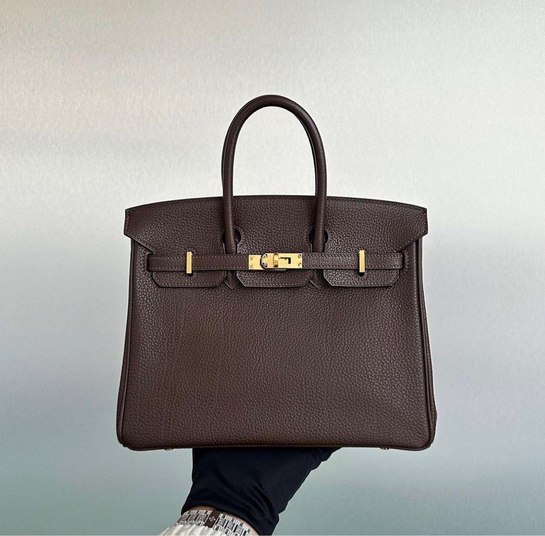 🆕👱‍♀️Authentic HERMES BIRKIN 25 Chocolate Togo in Gold Hardware, Women's  Fashion, Bags & Wallets, Purses & Pouches on Carousell