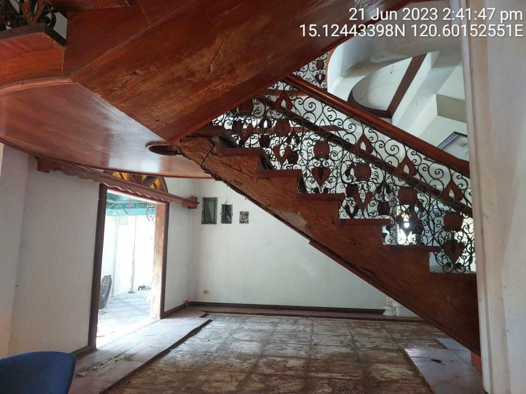 House and Lot For Sale in LOT 3, BLOCK 5, ESSEL PARK SUBD., MA. CLARA