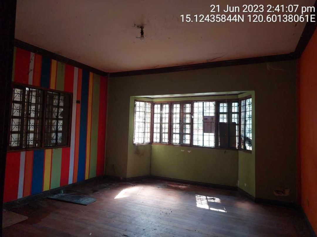 House and Lot For Sale in LOT 3, BLOCK 5, ESSEL PARK SUBD., MA. CLARA